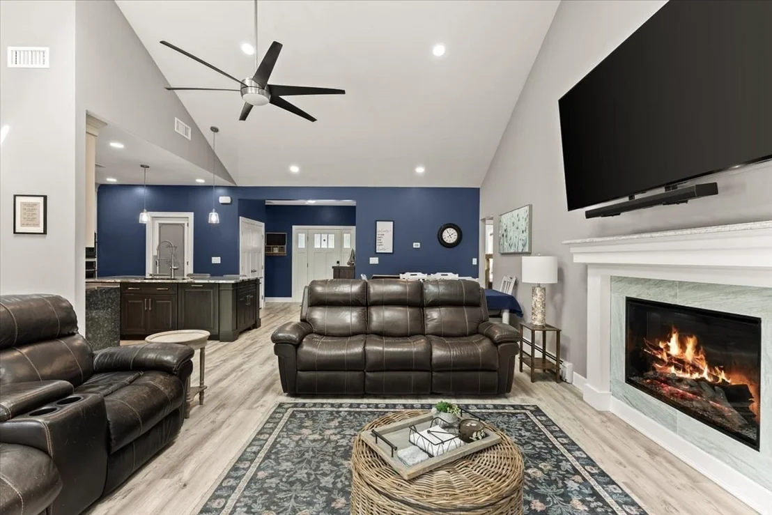 Photo of 252 Scadding St