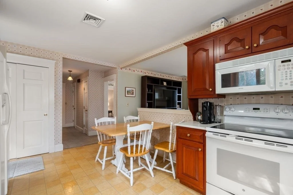 Photo of 84 Sassamon Ave