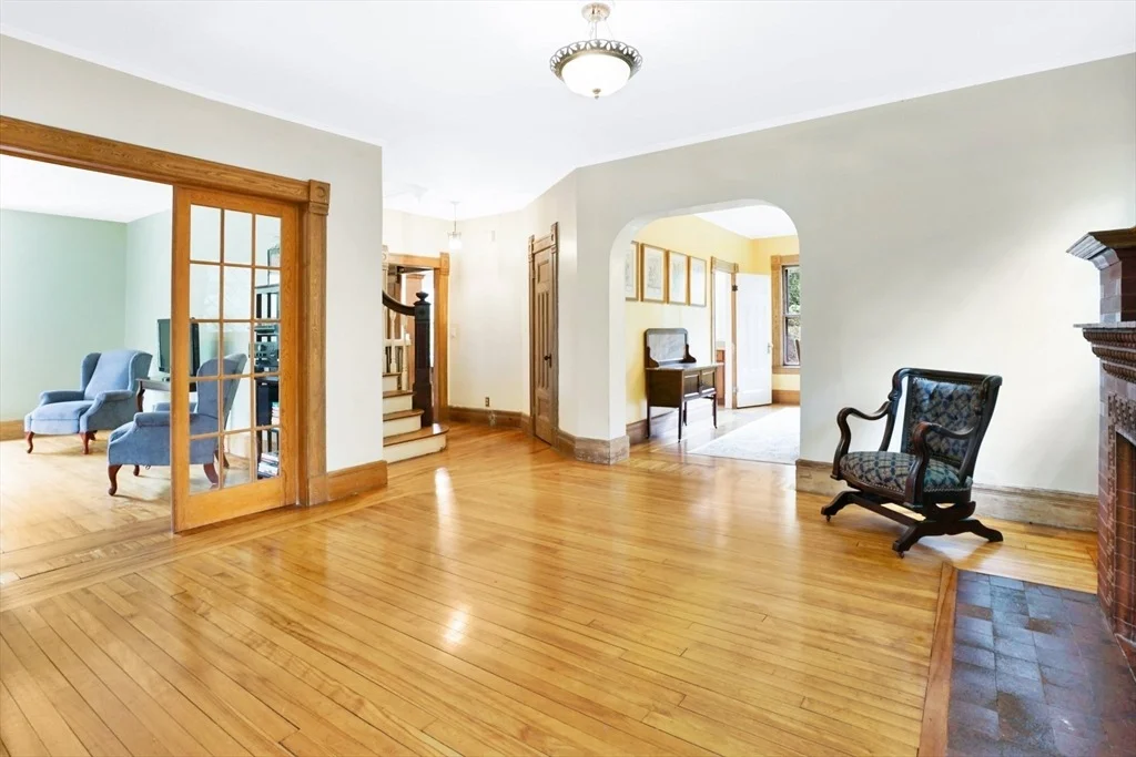 Photo of 161 Longhill St