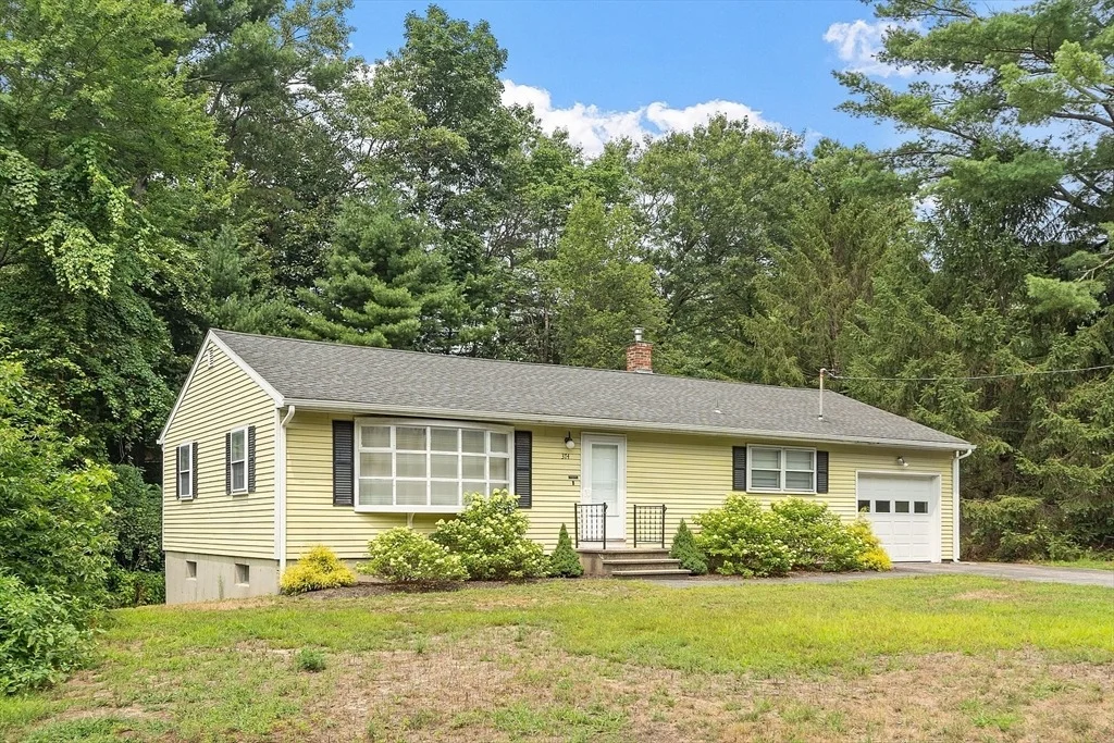 Photo of 374 Mill St Ext
