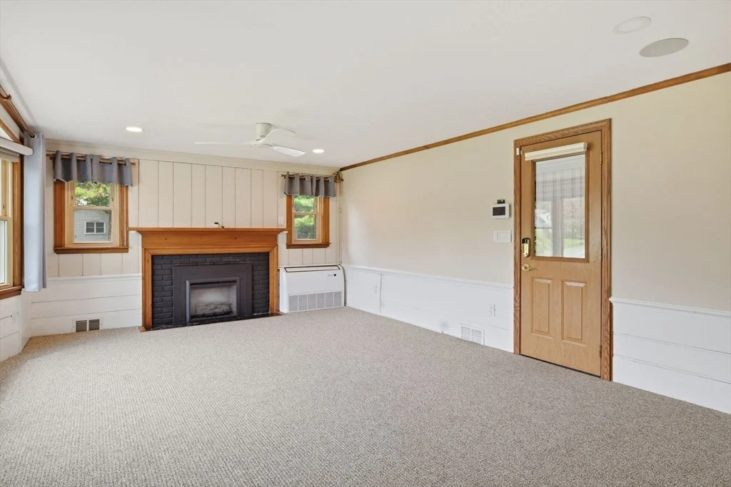 Photo of 107 Viscount Rd