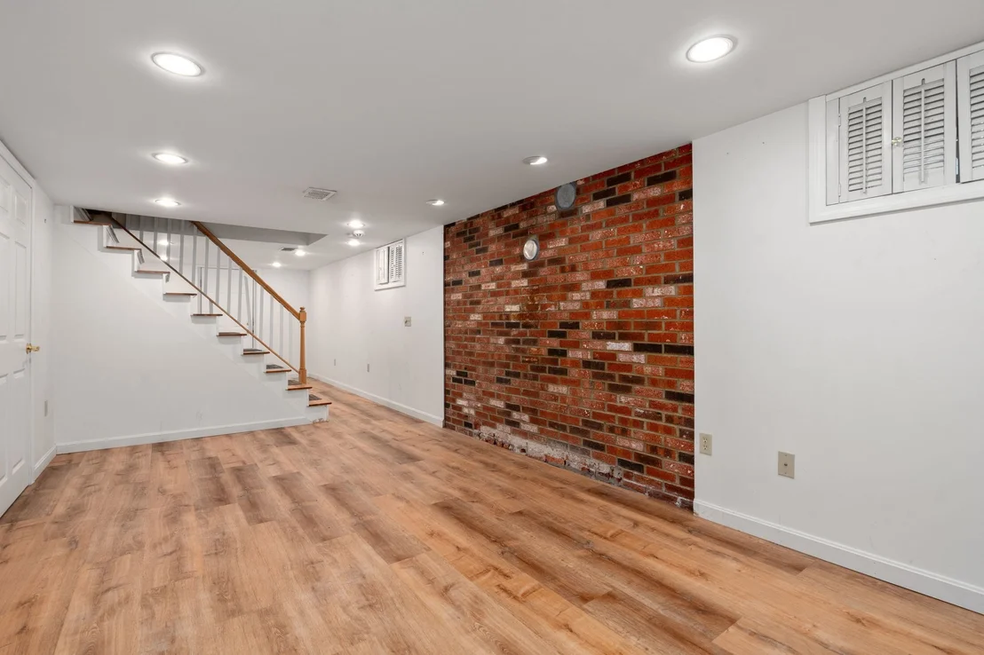 Photo of 65 Tarbox St