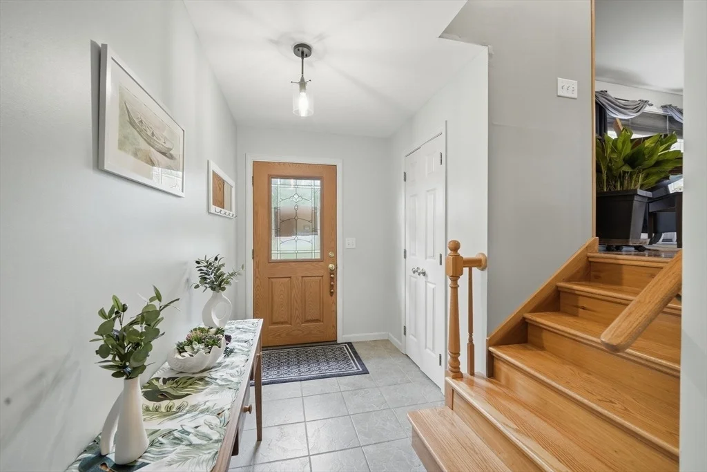 Photo of 7 Hillside Meadows Dr