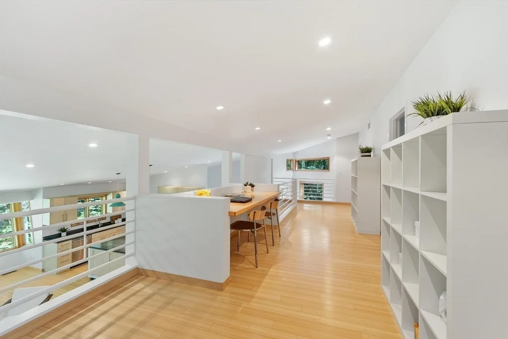 Photo of 389 River Rd