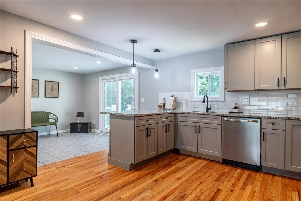 Photo of 13 Curley Dr
