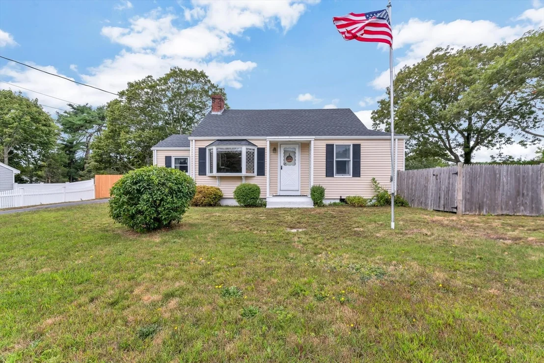 Photo of 7 Queens Bay Ln