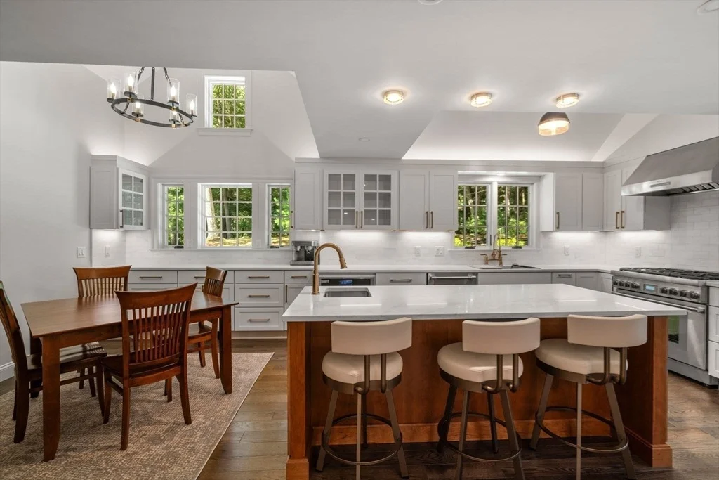Photo of 156 Cherry Brook Rd