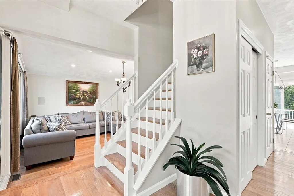 Photo of 9 Sullivan Cir