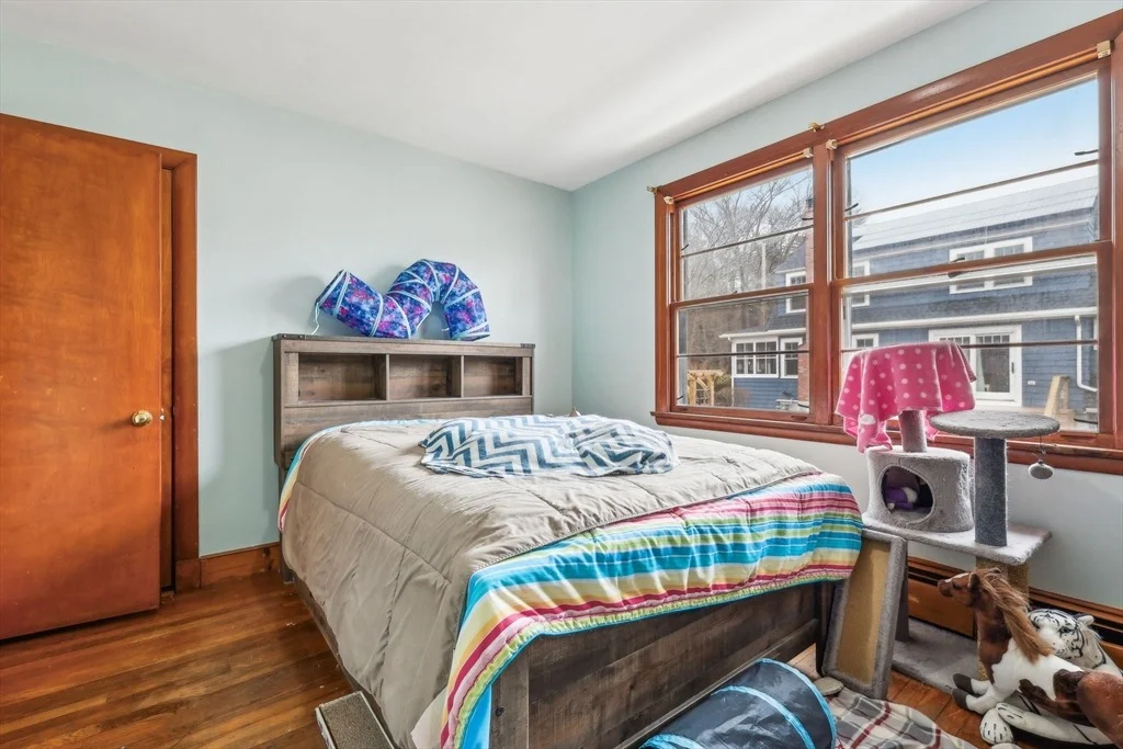 Photo of 33 Webster Ave