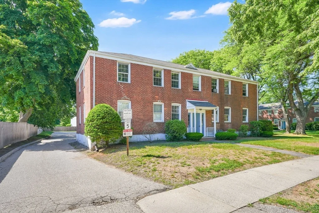 Photo of Unit 2A at 524 Cold Spring Ave