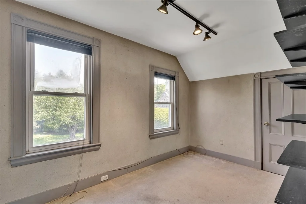 Photo of 369 Bacon Street
