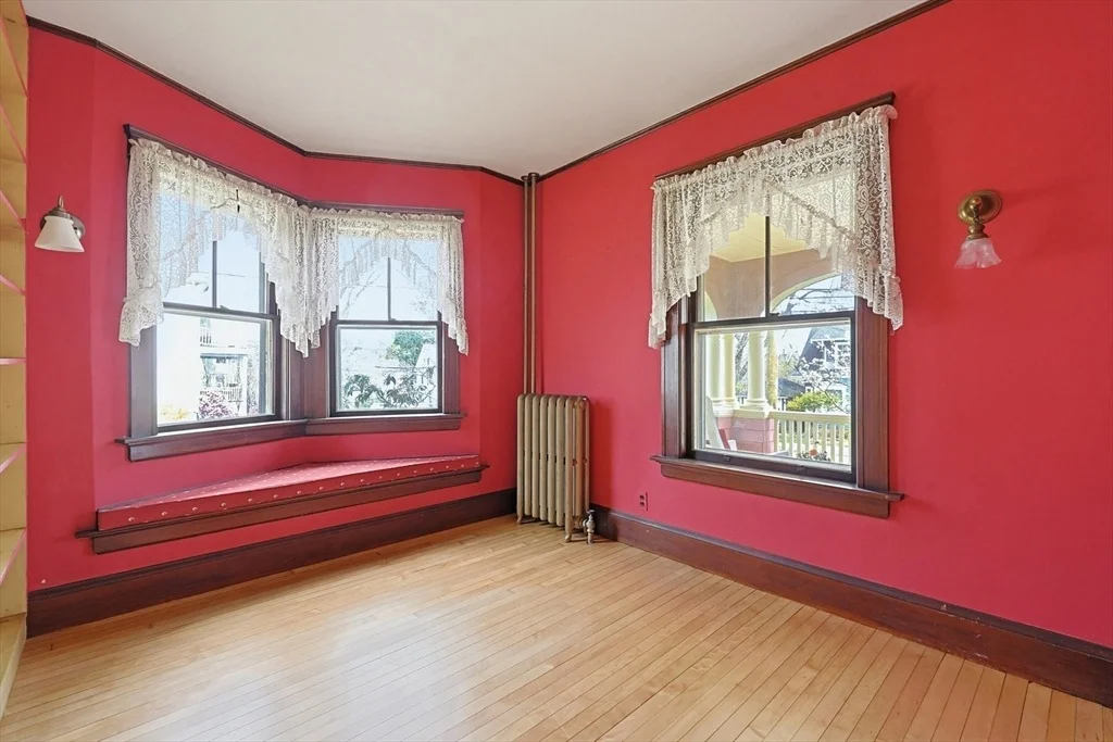 Photo of 92 Dennison Ave