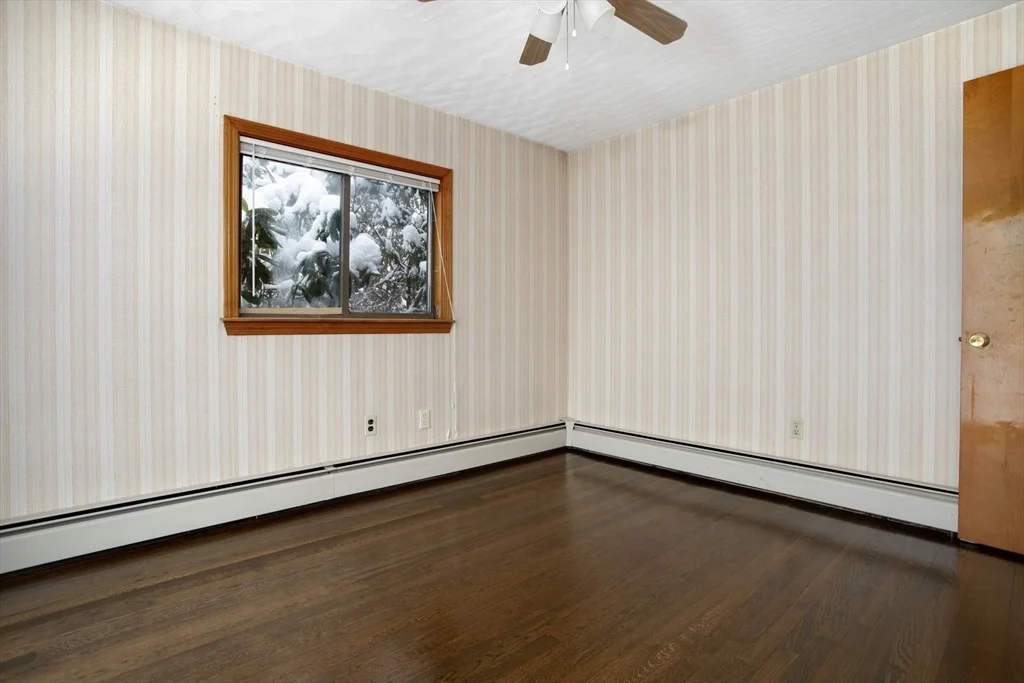 Photo of 6 Laurine Rd