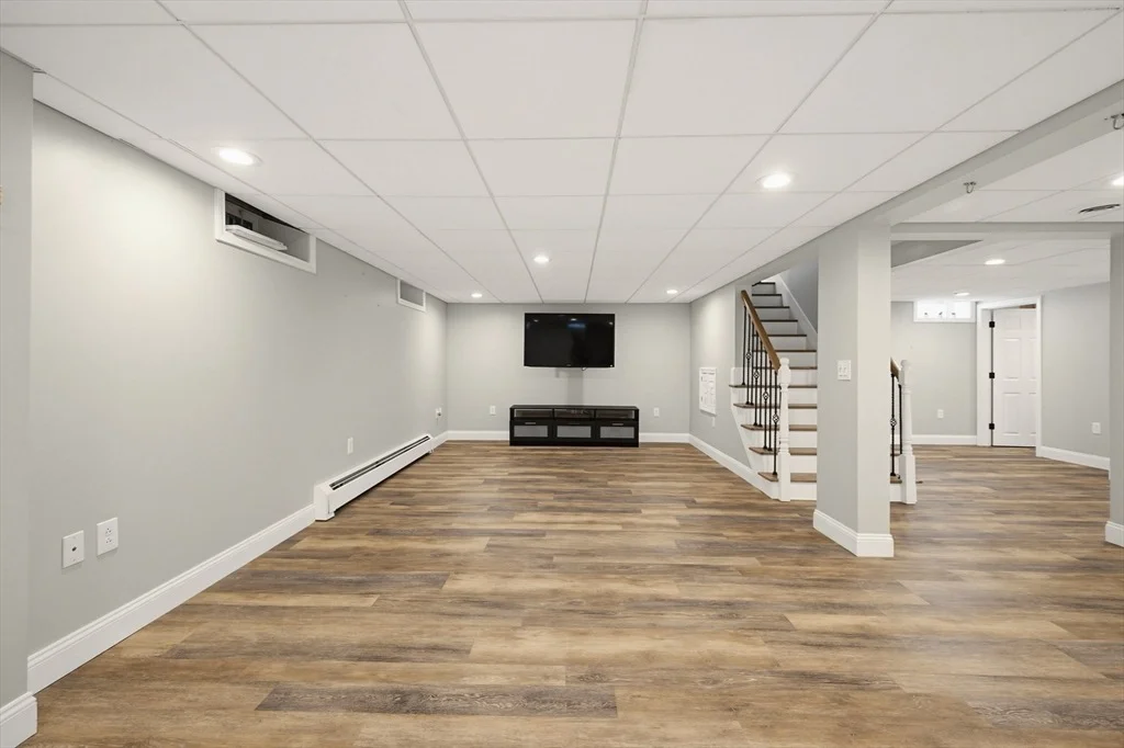 Photo of 377 Kenyon  Ave