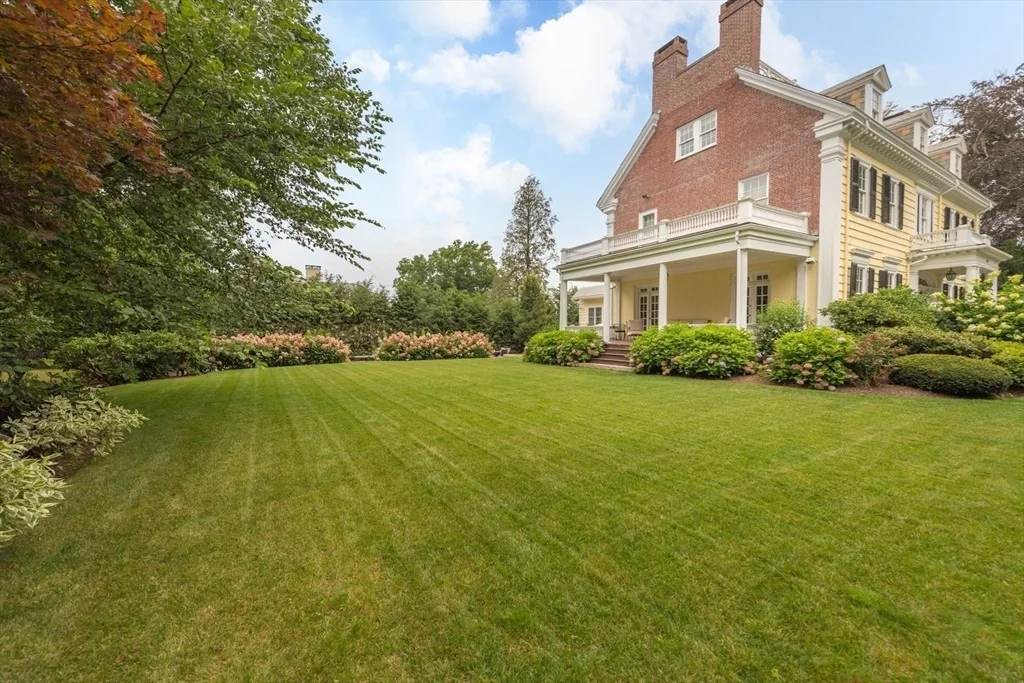 Photo of 355 Buckminster Road