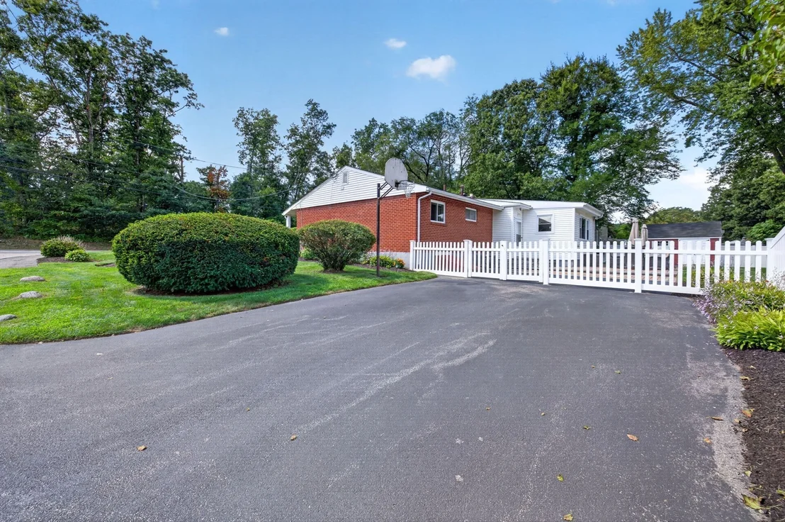 Photo of 215 Mendon Road