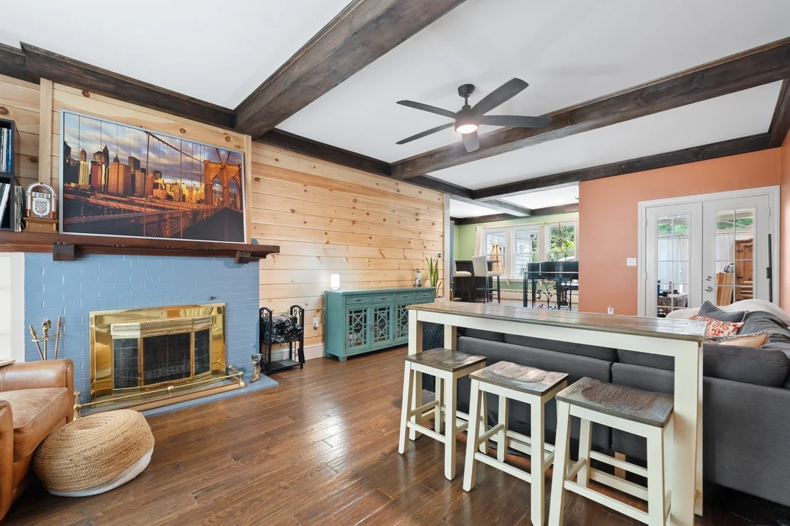 Photo of 163 Oakside Ave