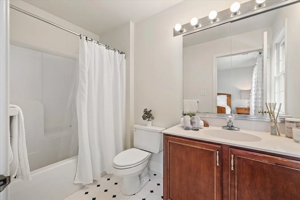 Photo of 7 Thoreau Cir