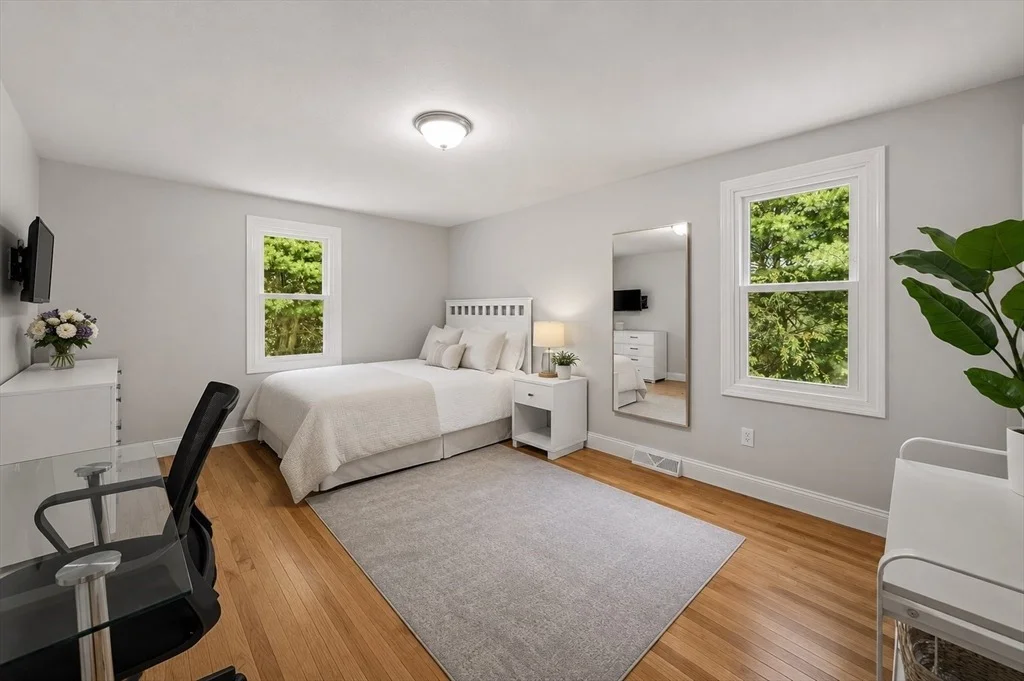 Photo of 74 Lakeview Rd