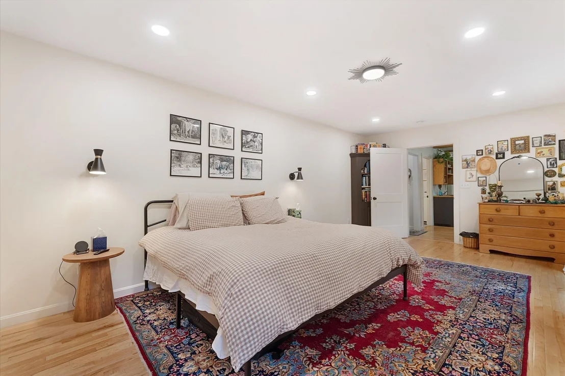 Photo of 75 Pequoig Ave