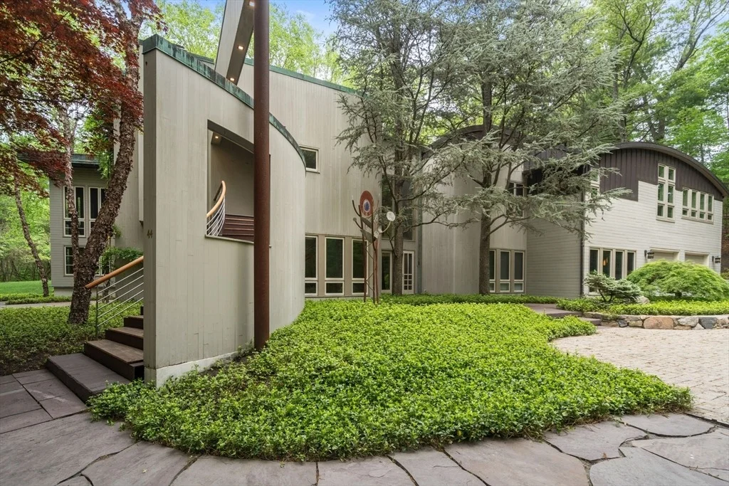 Photo of 44 Maple Street