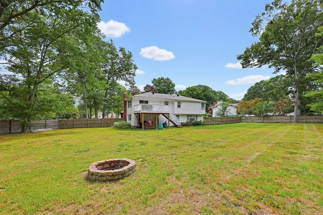 Photo of 10 Howe Circle