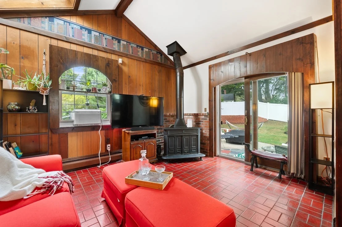 Photo of 163 Oakside Ave