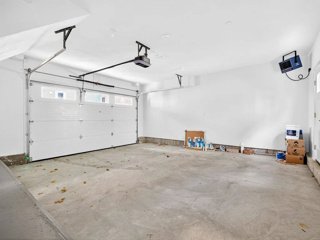 Photo of Unit 2 at 175 School St