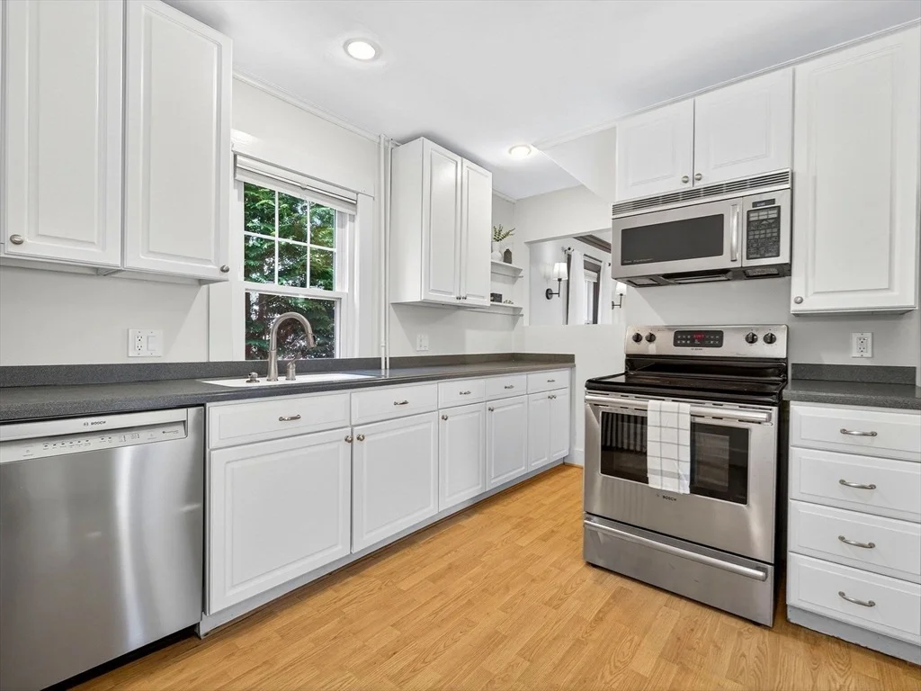 Photo of 39 Twitchell St