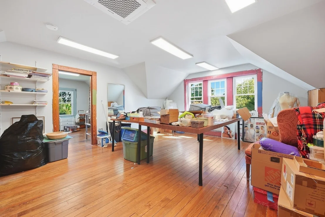 Photo of 98 Bellevue Ave