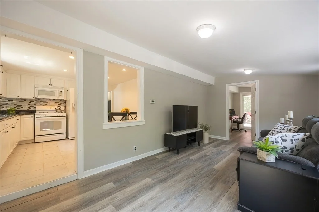 Photo of 103 Leland Rd