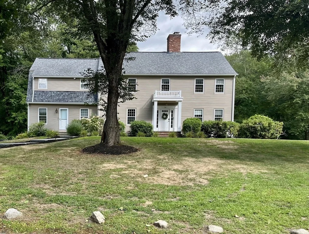 Photo of 14 Buckmaster Dr