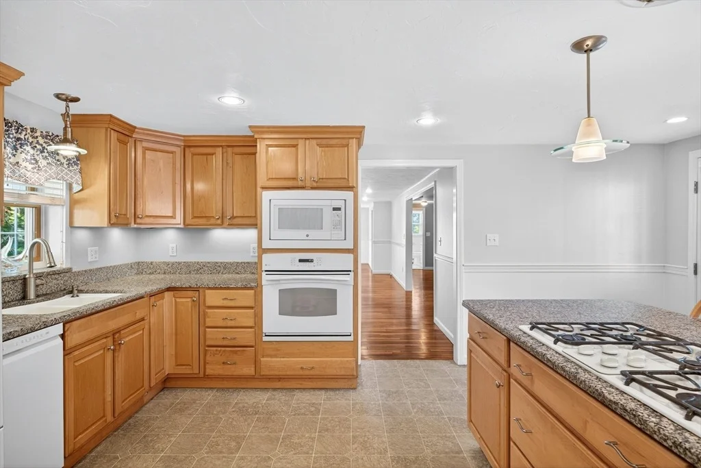 Photo of 158 Lakeside Dr