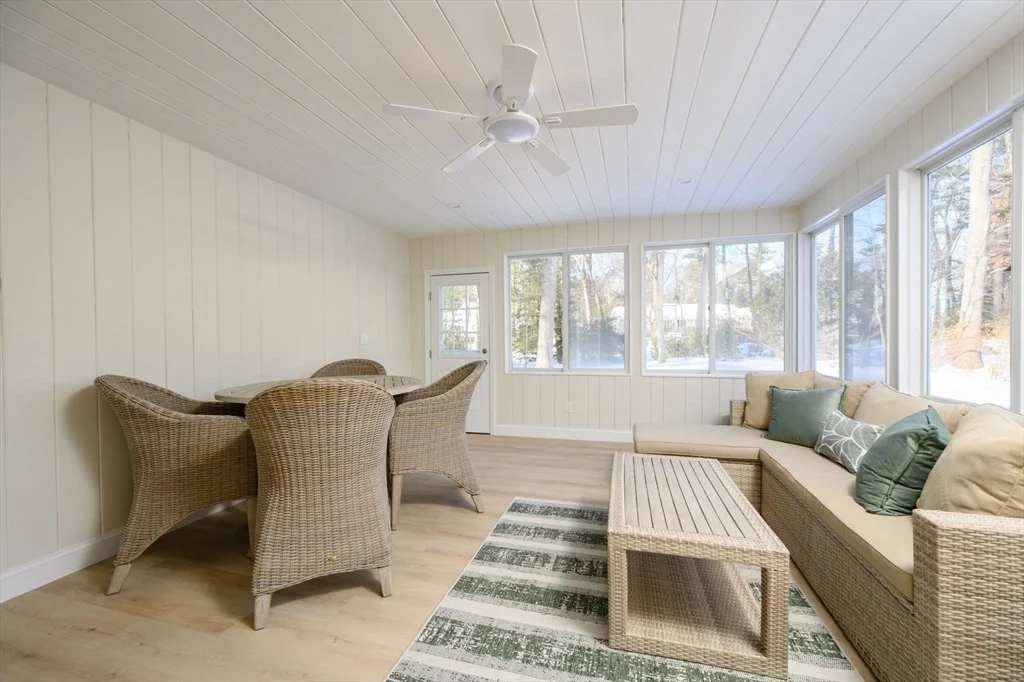 Photo of 19 Accord Pond Dr