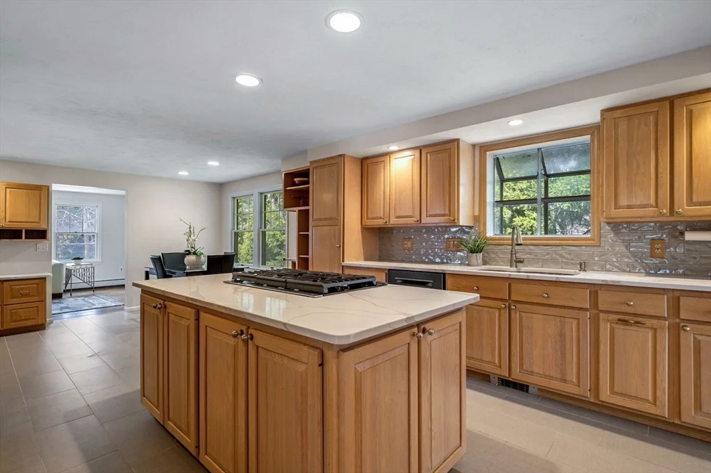 Photo of 170 Beacon St