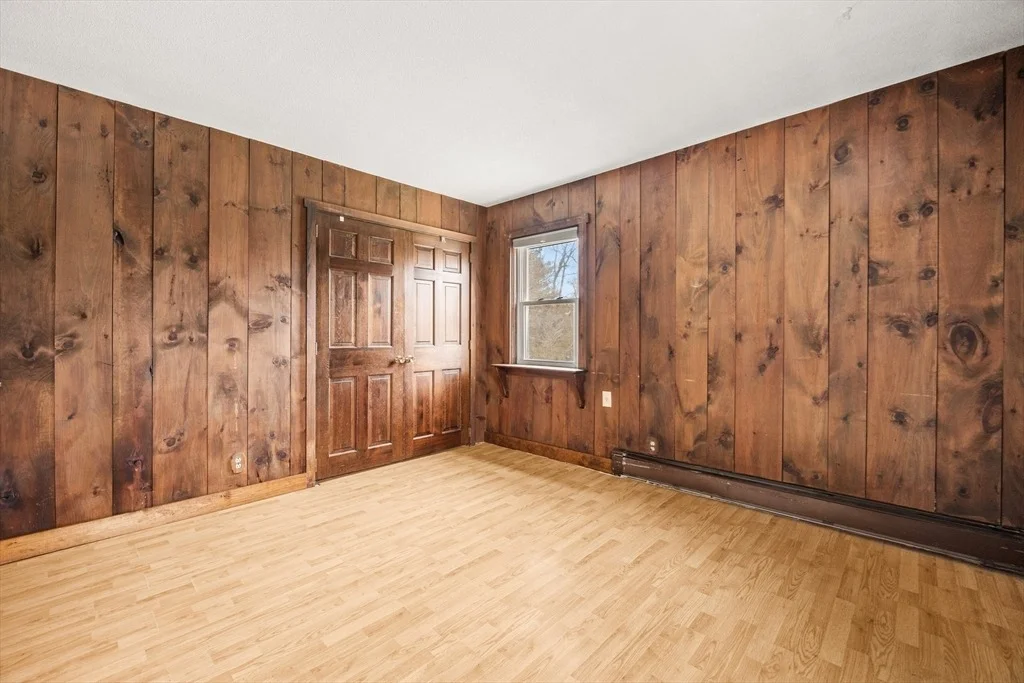 Photo of 1080 Locust