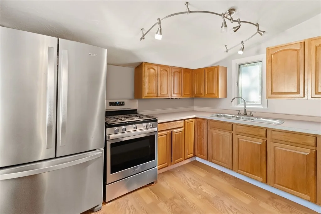 Photo of 548 Delano Rd
