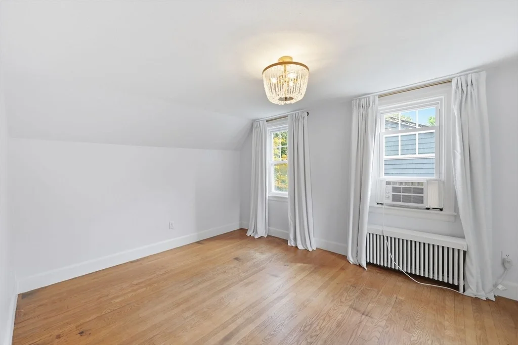 Photo of 250 Gillette Ave