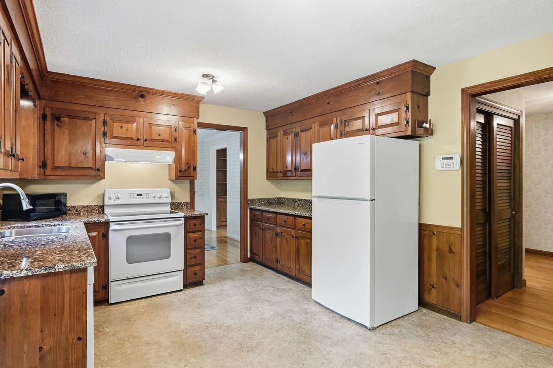 Photo of 4 Edson Dr