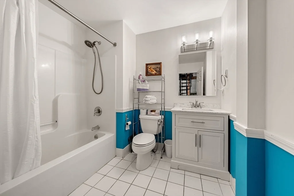 Photo of Unit 202 at 39 Millyard