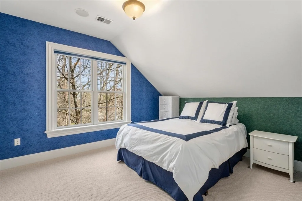 Photo of 80 Loring Road