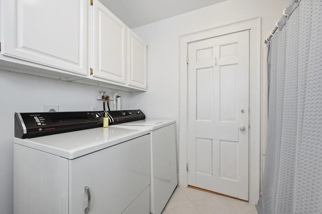 Photo of 122 Park Ave