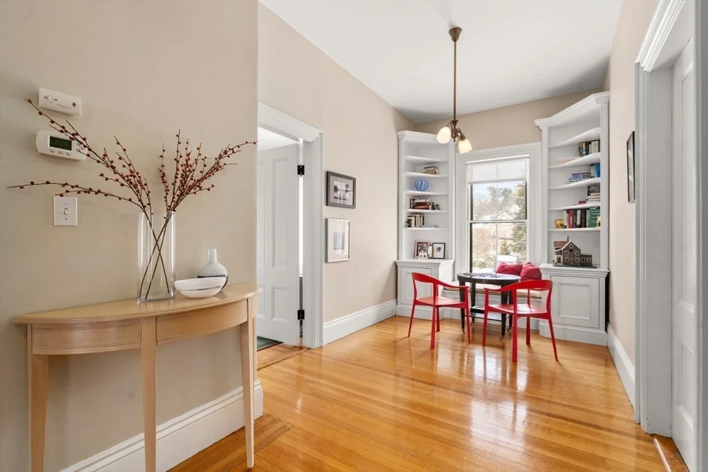 Photo of 327 Franklin St