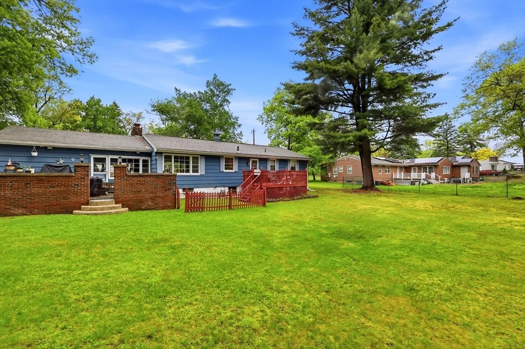 Photo of 87 Squire Ln