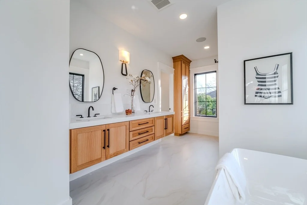 Photo of 6 Newbury Park