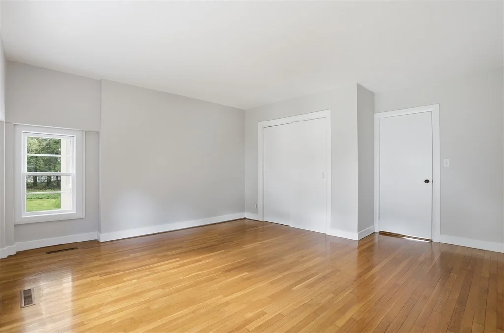 Photo of 106 Bolton Rd