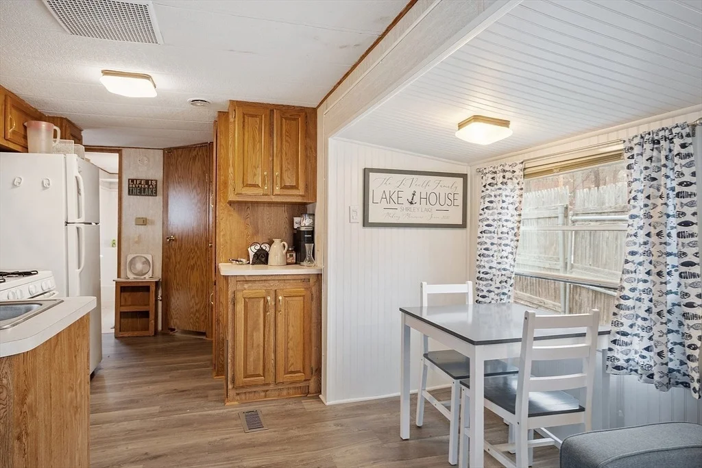 Photo of 895 Flat Hill Rd