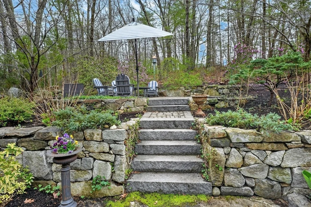 Photo of 10 Davis Rd