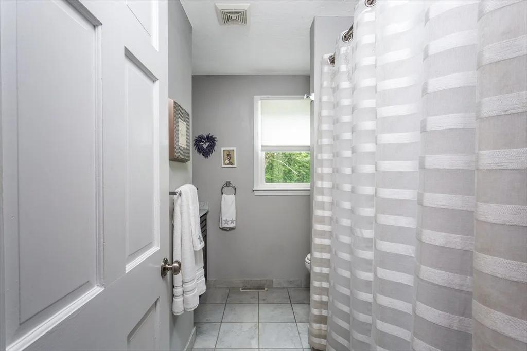 Photo of 194 Crossfield Rd