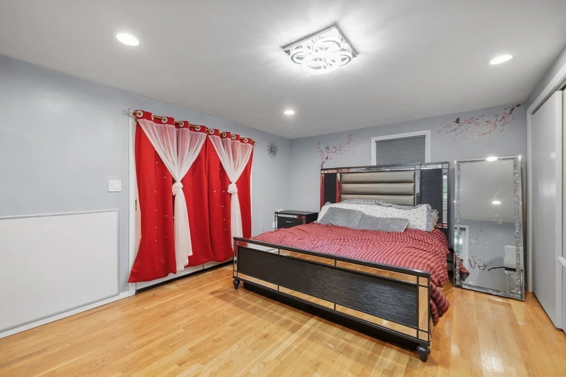 Photo of 31 Endicott St.